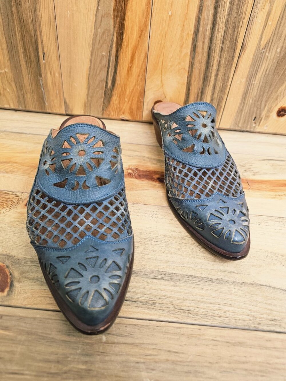 Sundance Veracruz Krevo Blue GRay Leather Mules Size 9